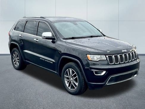 Used 2017 Jeep Grand Cherokee Limited image 3