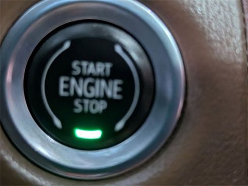 Certified 2022 Chevrolet Suburban High Country image 23