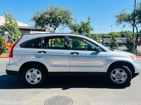 Used 2010 Honda CR-V LX image 11