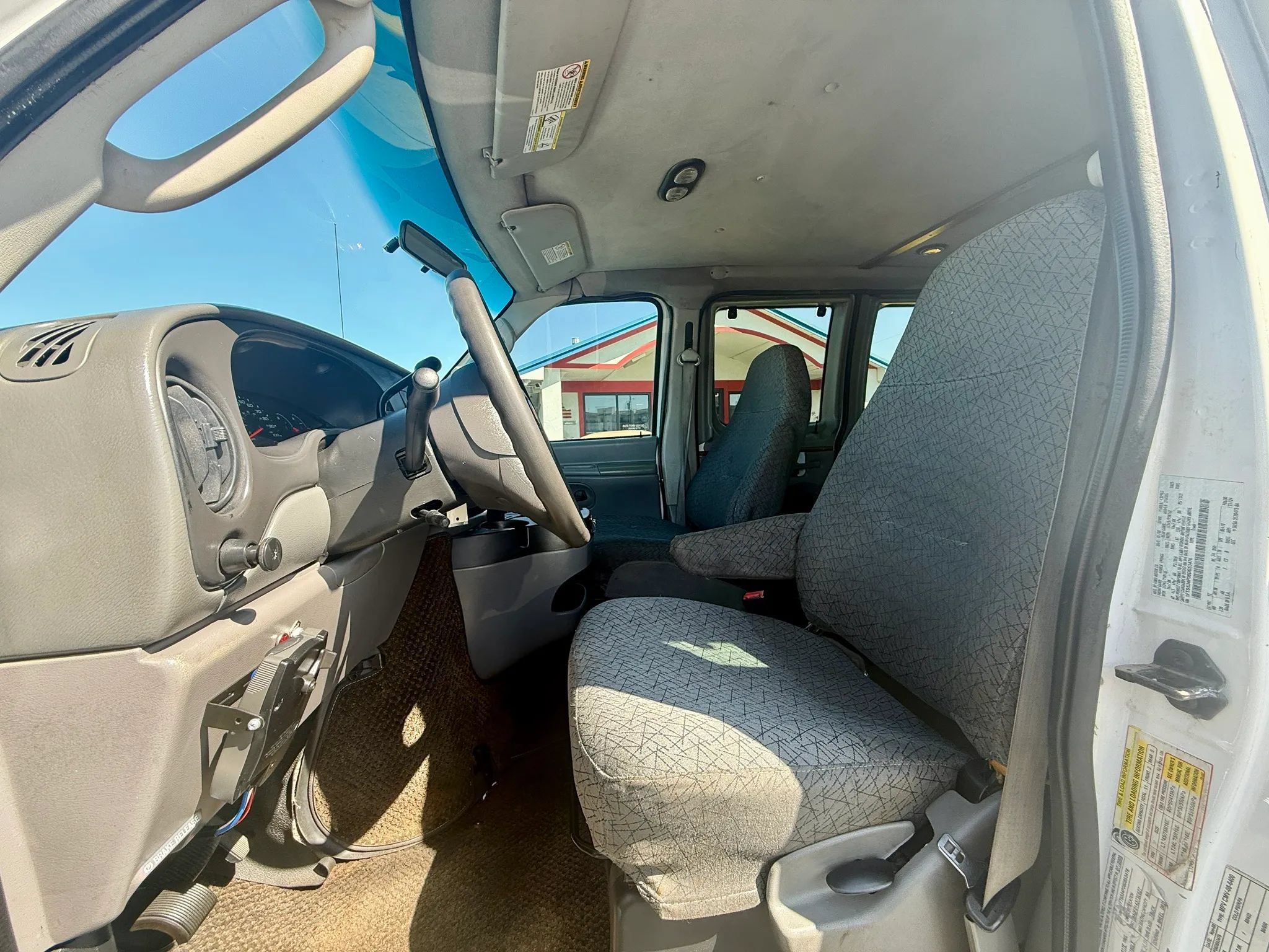 Used 2008 Ford E-350 and Econoline 350 Extended Super Duty RWD image 9