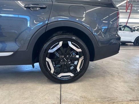 Certified 2023 Kia Telluride EX w/ EX Captain's Chair Package AWD/4WD image 42