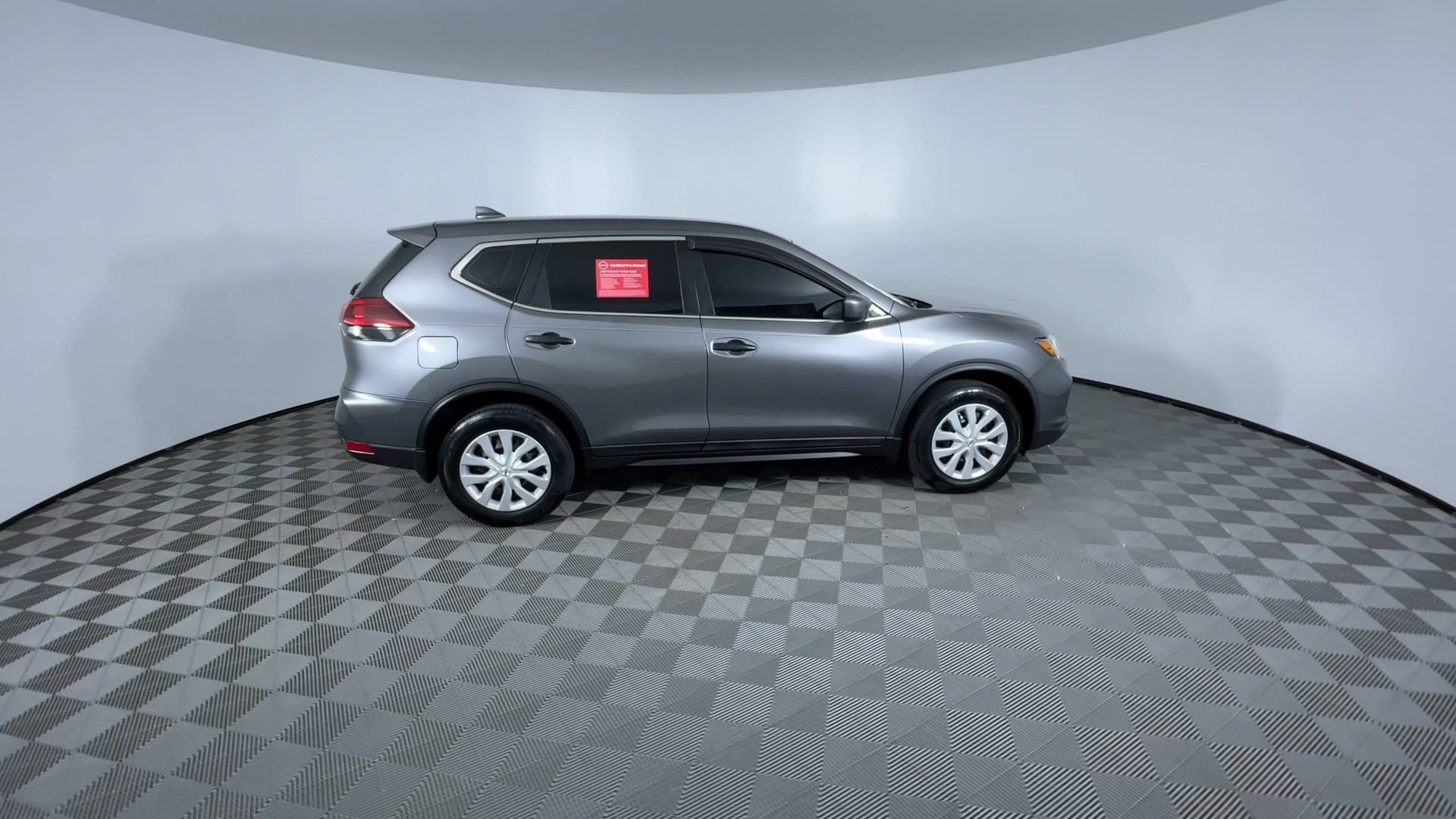 Used 2018 Nissan Rogue S AWD/4WD image 9