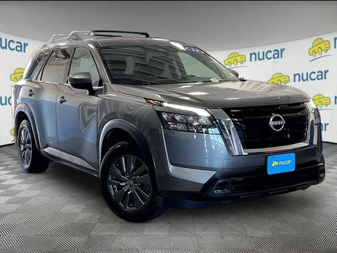 Used 2024 Nissan Pathfinder SV AWD/4WD image 1