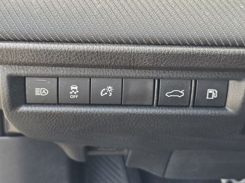 Used 2025 Toyota Camry SE FWD image 25