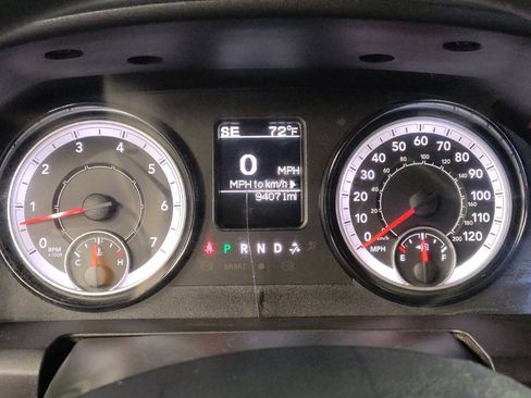 Used 2018 RAM 1500 Classic SLT RWD image 23