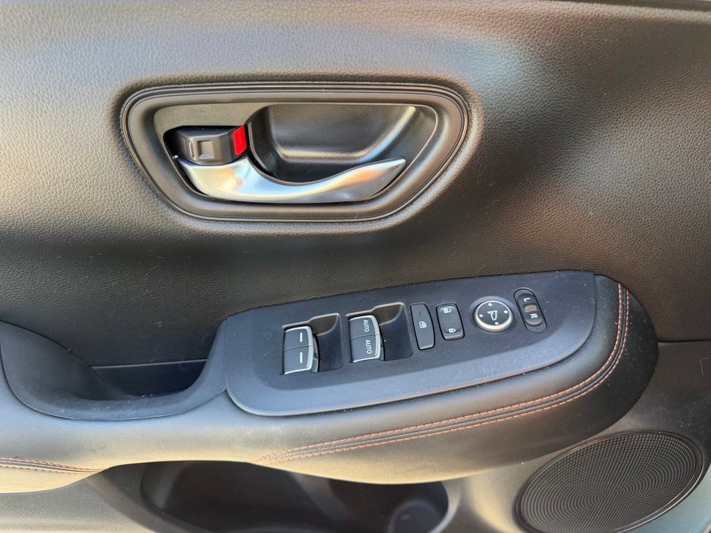 Used 2024 Honda HR-V Sport image 29