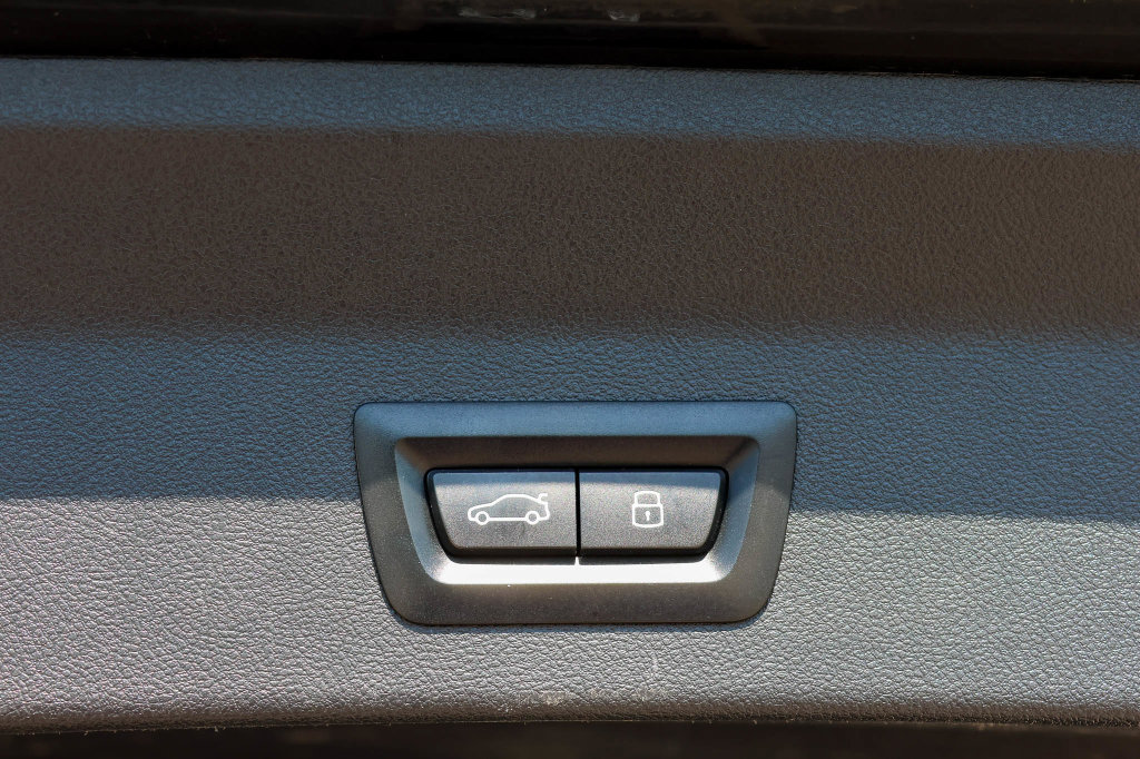 Used 2023 BMW X3 xDrive30i AWD/4WD image 9
