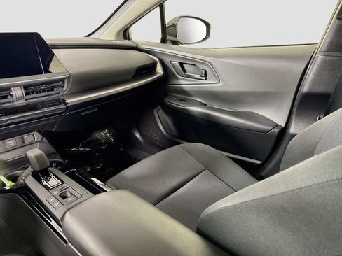 Certified 2025 Toyota Prius LE FWD image 23