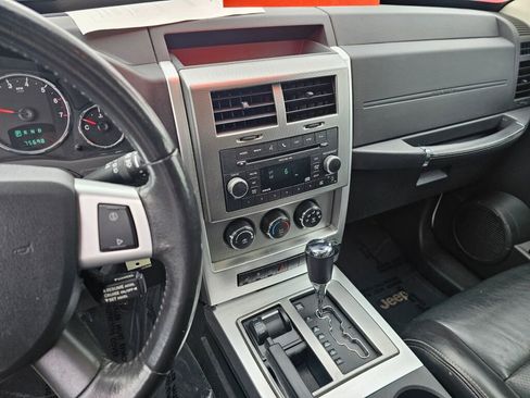 Used 2010 Jeep Liberty Limited w/ Trailer Tow Class III Group AWD/4WD image 29