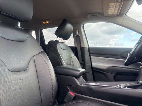 Used 2022 Jeep Compass Latitude AWD/4WD image 25