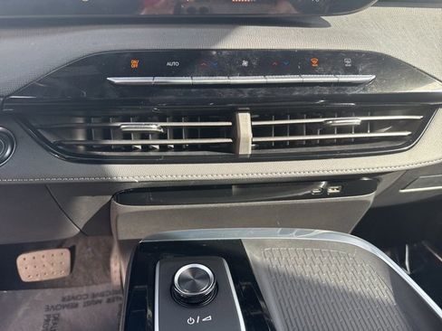 New 2025 Buick Enclave Sport Touring w/ Power Package image 20