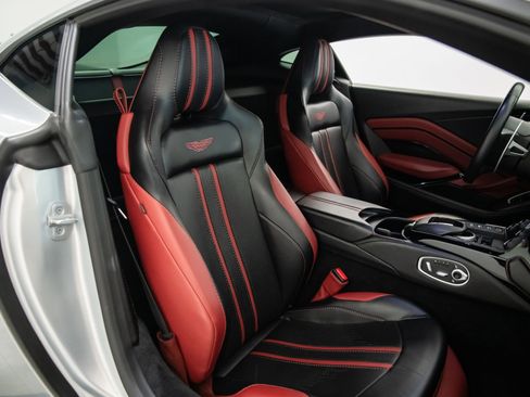 Used 2019 Aston Martin V8 Vantage Coupe RWD image 13