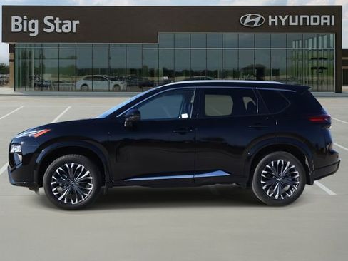 Used 2024 Nissan Rogue Platinum image 2