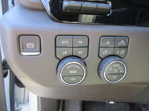 New 2026 Chevrolet Silverado 3500 LTZ w/ LTZ Premium Package image 27