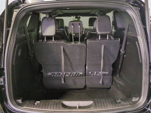 Used 2025 Chrysler Pacifica Limited image 14