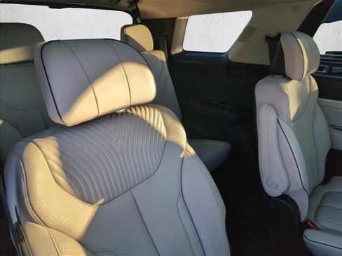 Used 2024 Hyundai Palisade Calligraphy image 22