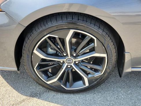 Certified 2023 Nissan Altima 2.5 SR FWD image 8