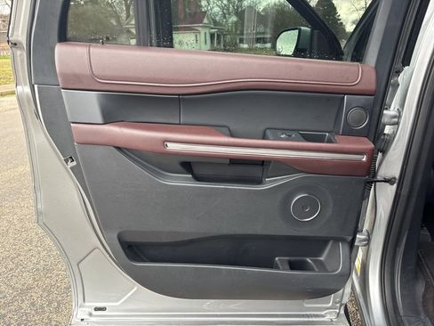 Used 2023 Ford Expedition Max Limited image 20