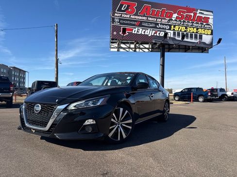 Used 2019 Nissan Altima 2.5 Platinum image 1