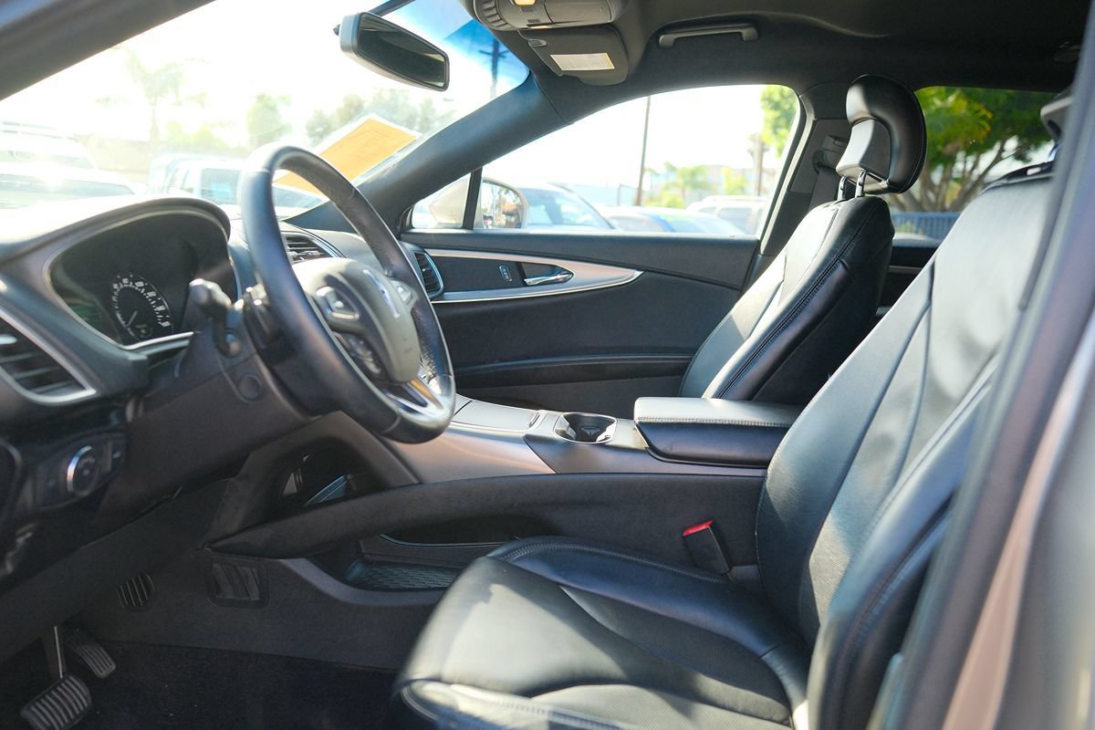 Used 2016 Lincoln MKX Select w/ Select Plus Package FWD image 12