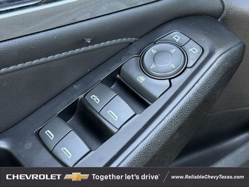 Used 2023 Chevrolet Traverse LT FWD image 20