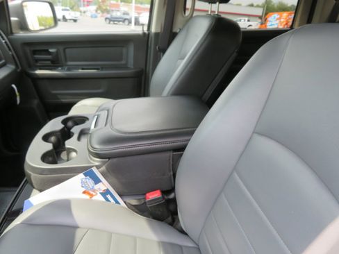 Used 2021 RAM 1500 Tradesman w/ Chrome Appearance Group image 13