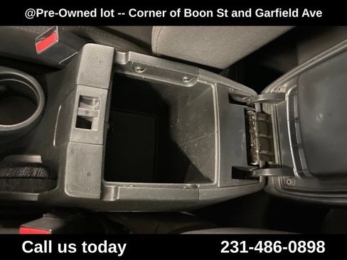 Used 2016 Jeep Wrangler Unlimited Sport w/ Mopar Black Appearance Group AWD/4WD image 26