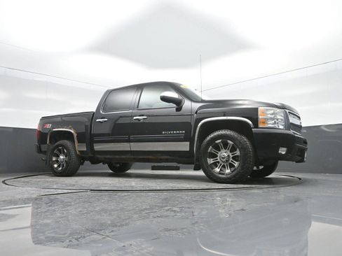 Used 2010 Chevrolet Silverado 1500 LTZ w/ Convenience Package image 31