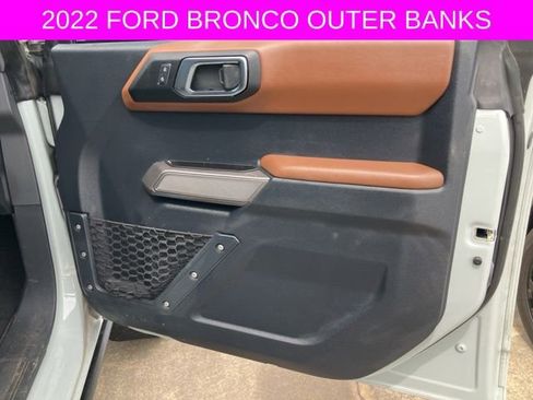 Used 2022 Ford Bronco Outer Banks AWD/4WD image 13