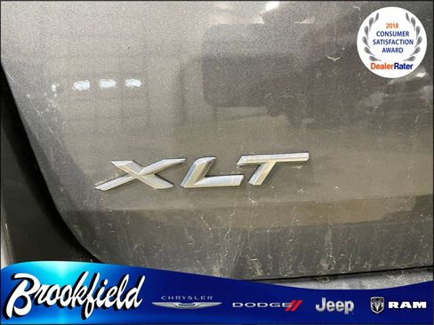 Used 2022 Ford Explorer XLT image 11