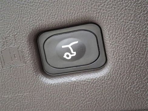 Used 2022 Lincoln Nautilus Black Label w/ Class II Trailer Tow Package image 28