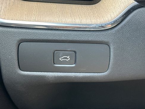 Certified 2026 Volvo XC60 B5 Plus w/ Protection Package Premier AWD/4WD image 32