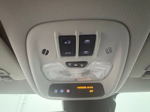 Used 2021 Chevrolet TrailBlazer LT w/ Sun and Liftgate Package FWD image 33