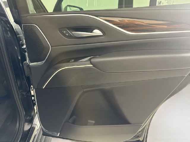 Used 2023 Cadillac Escalade Premium Luxury RWD image 27