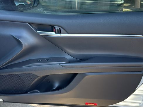 Used 2021 Toyota Camry LE image 25