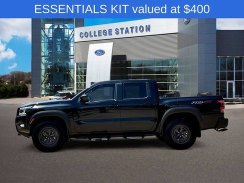 Used 2025 Nissan Frontier PRO-4X AWD/4WD image 3