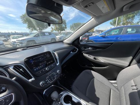 Used 2024 Chevrolet Malibu LT image 38