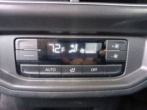 Used 2024 Volkswagen Atlas SE image 30