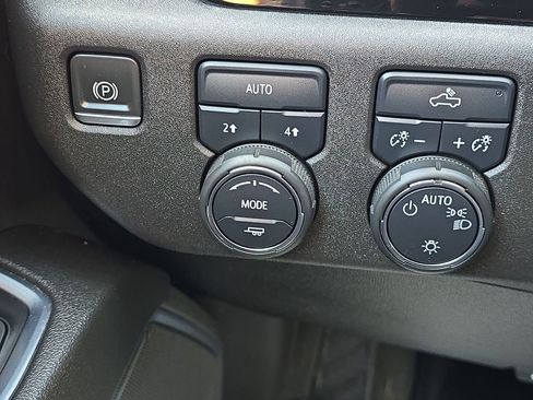 Certified 2022 Chevrolet Silverado 1500 LT image 24