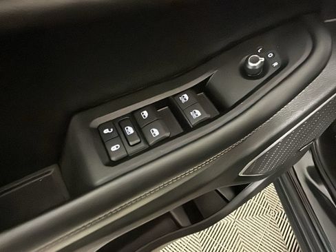 Used 2023 Jeep Grand Cherokee 4WD 4xe w/ Luxury Tech Group II image 12