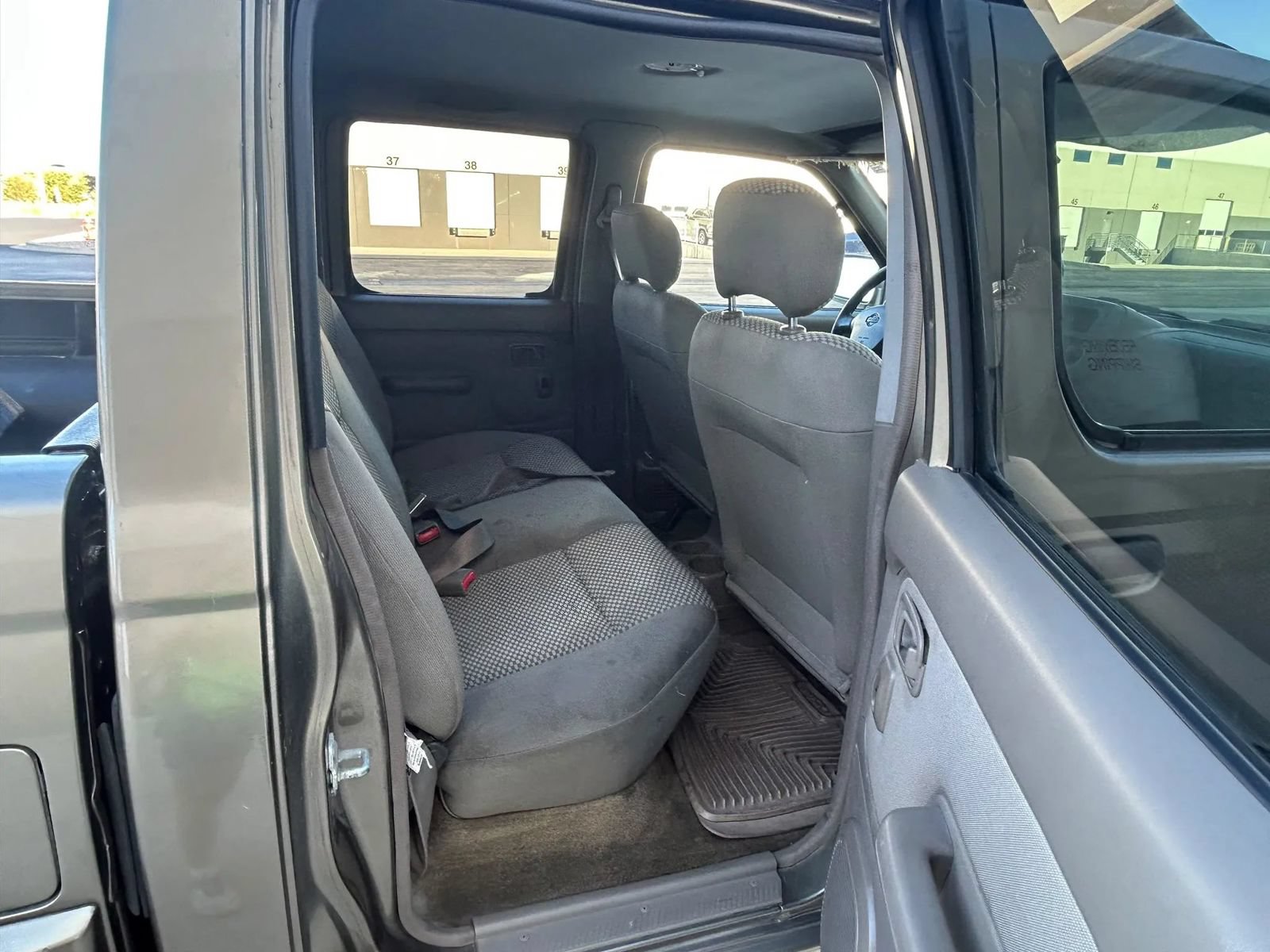 Used 2001 Nissan Frontier SE AWD/4WD image 12