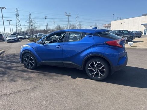 Used 2018 Toyota C-HR XLE FWD image 11