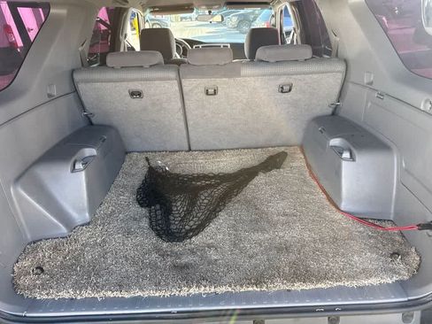 Used 2005 Toyota 4Runner SR5 w/ Preferred Accessory Pkg RWD image 13