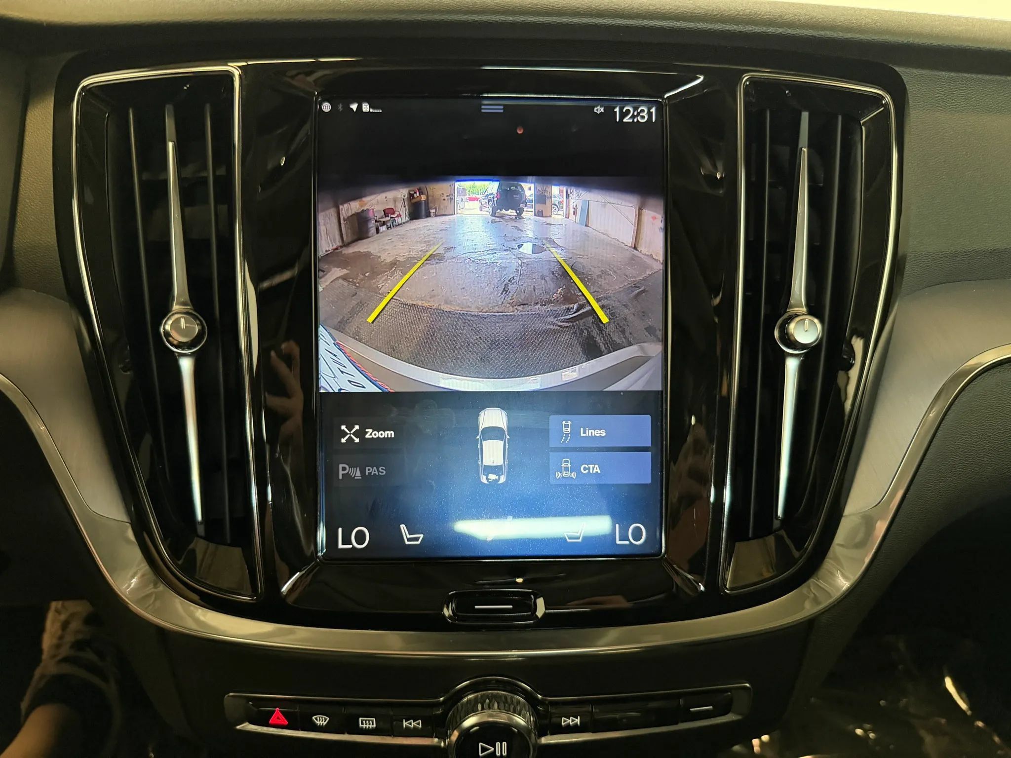 Used 2019 Volvo S60 T5 Momentum w/ Premium Package FWD image 17
