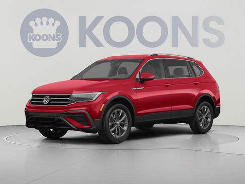 Used 2024 Volkswagen Tiguan SE R-Line AWD/4WD image 1