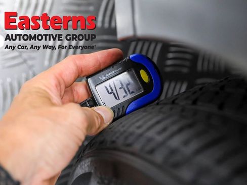 Used 2020 Nissan Kicks SR image 24