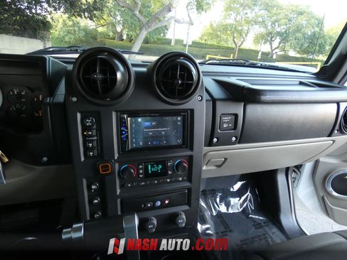 Used 2005 HUMMER H2 w/ Preferred Equipment Group AWD/4WD image 49