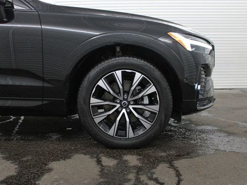 Used 2025 Volvo XC60 B5 Plus w/ Protection Package Premier AWD/4WD image 17
