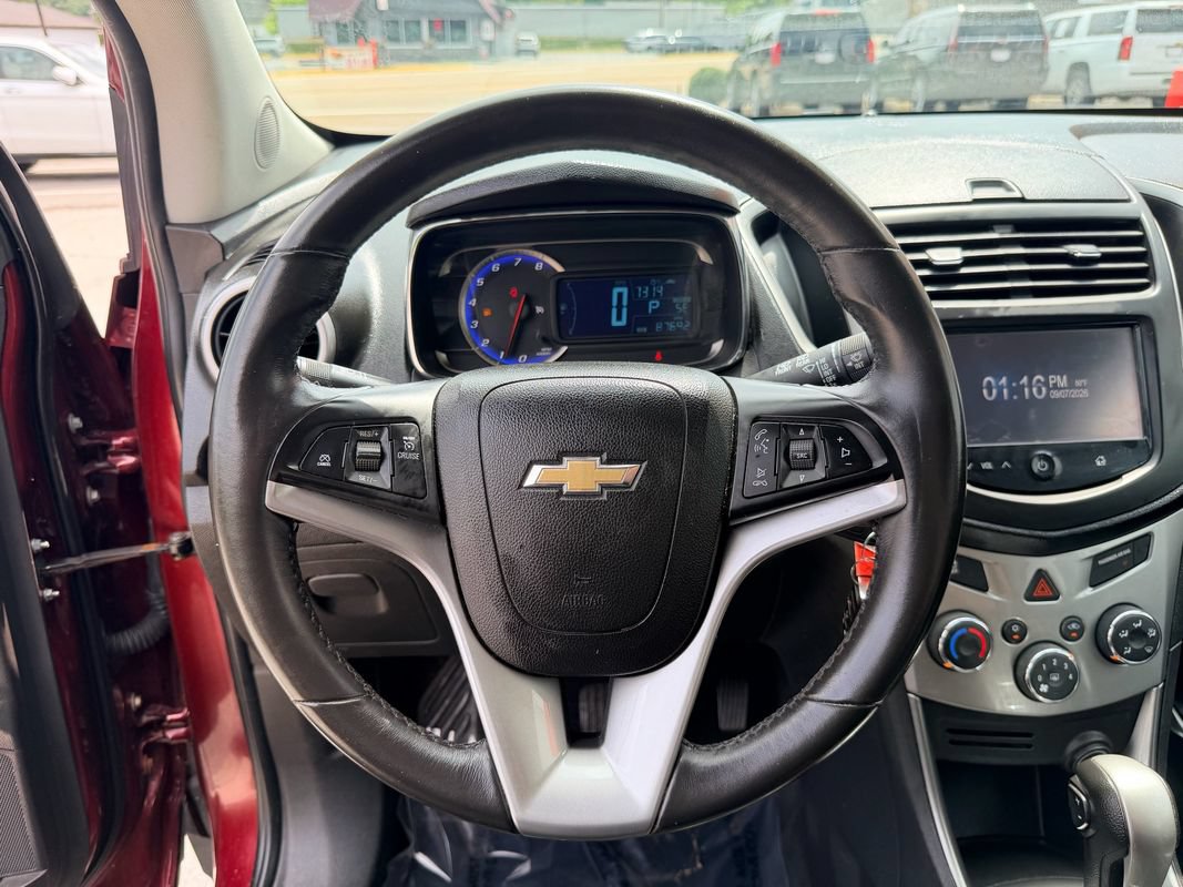 Used 2016 Chevrolet Trax LT w/ LT Convenience Package AWD/4WD image 17