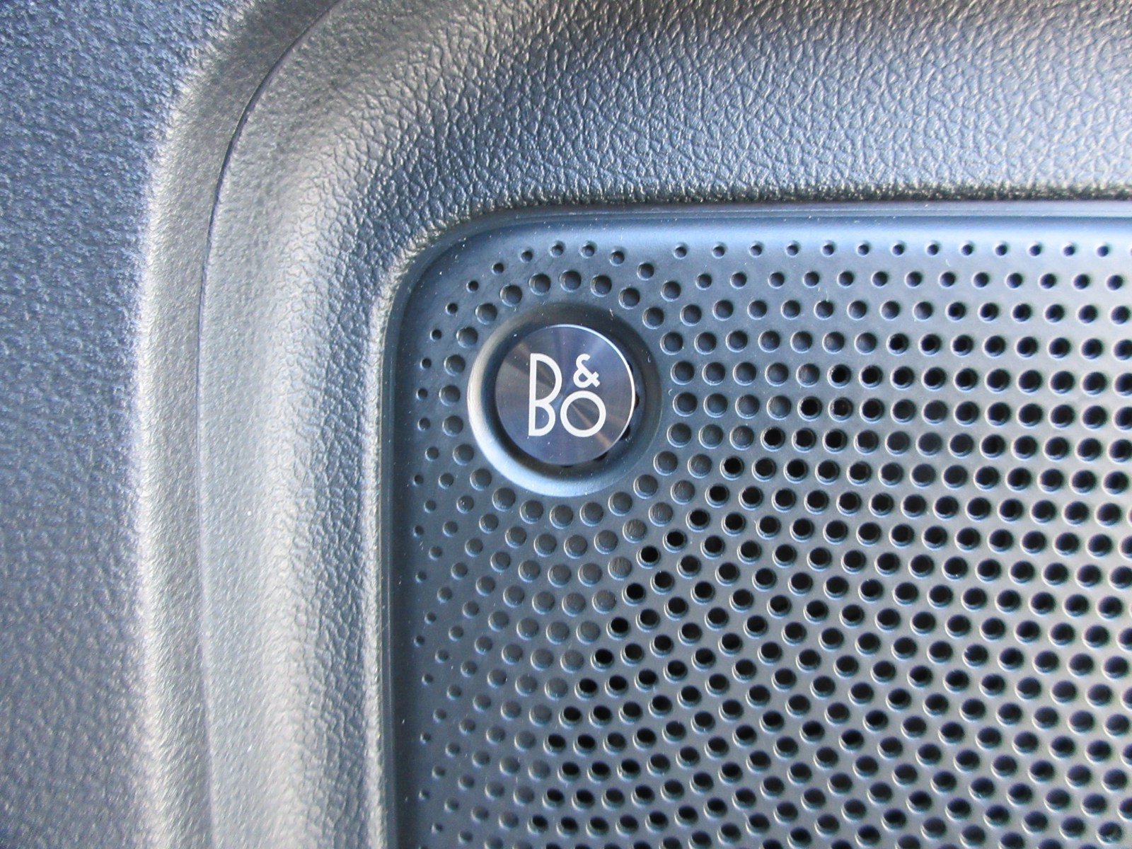 Used 2020 Ford Escape Titanium FWD image 24